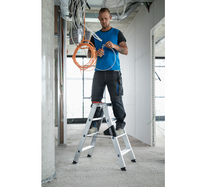 Stufen-Stehleiter beidseitig , 2x4 Stufen | © MUNK GmbH